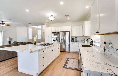 Bullhead City House | Bullhead City Vacation Rental w/Pool & Hot Tub!