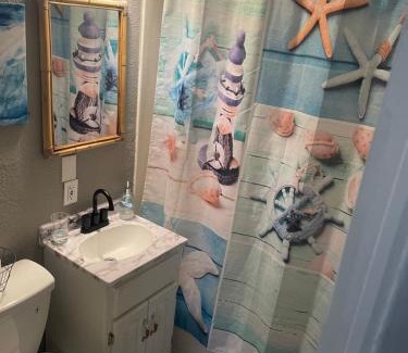 Woodward Villa | Bumble Bee Cottage