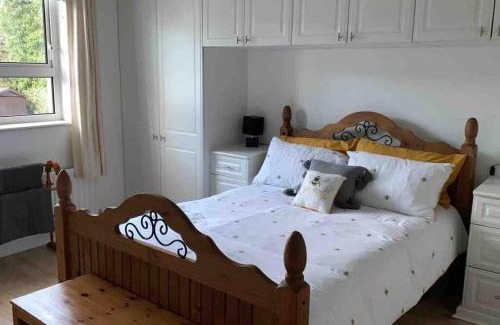 Dunkineely House | Bumblebee Cottage