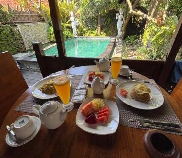 Kutuh Kaja Villa | Bumbung Sari Villa