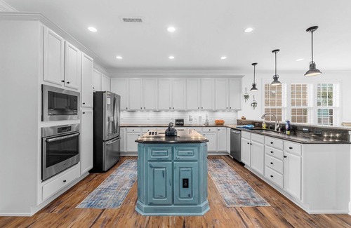 Garden City House | Bumm'Inn - Spacious 6 Bed/6.5 Bath, 2nd Row, Pvt Htd Pool/Kiddie Pool, Sleeps 18