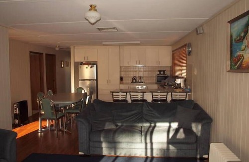 Bundalong House | Bundy of Bundalong !