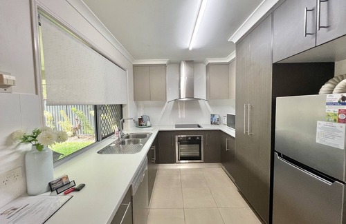 Bundaberg South House | Bundy’s Best! Modern Luxury in the heart of town.
