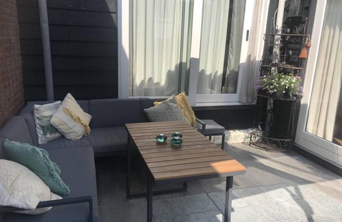 Ouddorp House | Bungalow ∙ 1 bedroom ∙ 2 guests