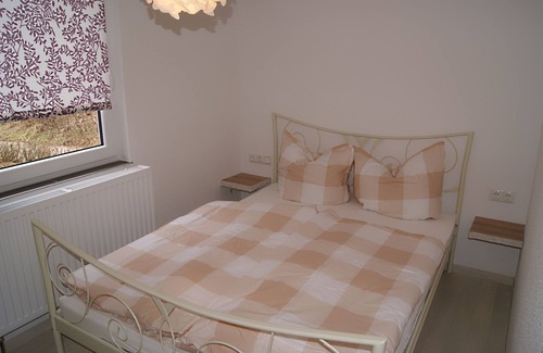 Themar Cabin | Bungalow 2 am Waldhof - feel at home in nature