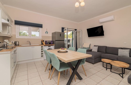 Kalamaki Apartment | Bungalow, 3 minutes walk from Kalamaki beach with private pool new for 2024.