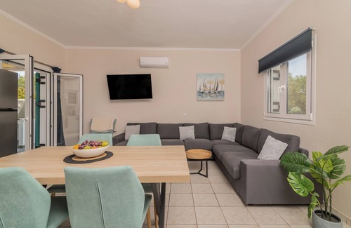 Kalamaki Apartment | Bungalow, 3 minutes walk from Kalamaki beach with private pool new for 2024.