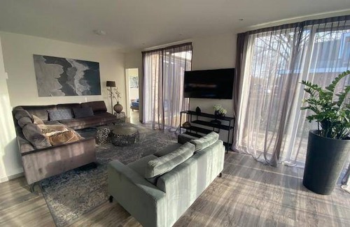Biddinghuizen House | Bungalow ∙ 5 bedrooms ∙ 12 guests