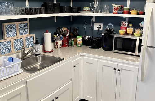 Lake Waccamaw House | Bungalow at the Lake - enjoy lake life within driving distance of the beach!