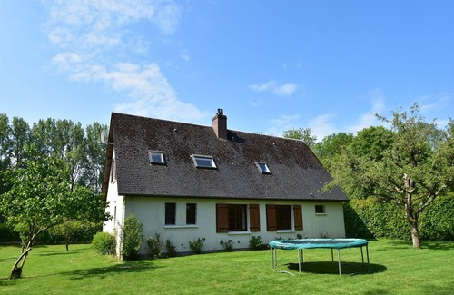 Saint-Pierre-le-Vieux House | Bungalow in France near Castle & Hiking Trails