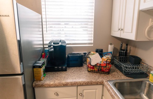 Arcadia House | Bungalow Home with EV charger - No Cleaning Fee