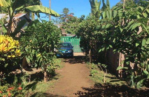 Hell-Ville House | Bungalow in the Garden of Eden