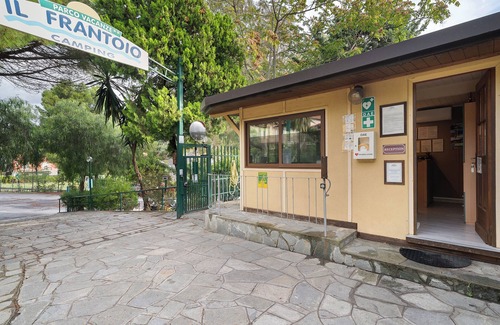 San Bartolomeo al Mare Apartment | Bungalow 'C - 2' with Wi-Fi and Air Conditioning