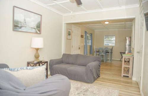 Grand Bay House | Bungalow near Main Street - #1