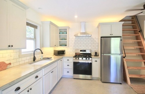 Campobello House | Bungalow on a 3 acre mini farm in beautiful Campobello SC