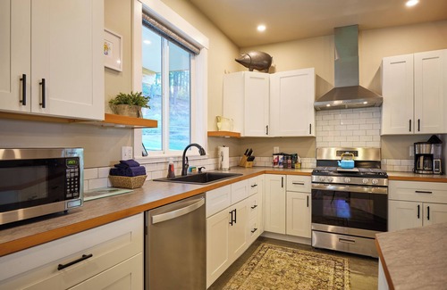 Leavenworth House | Bungalow on Eagle Creek -Haven for Outdoor Lovers