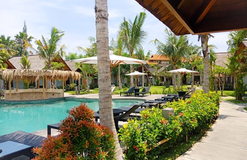Padangsambian Klod House | Bungalow rooms with a big pool