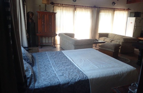 Montevideo House | Bungalow with garden, swimming pool, barbecue, pool, in an excellent location!