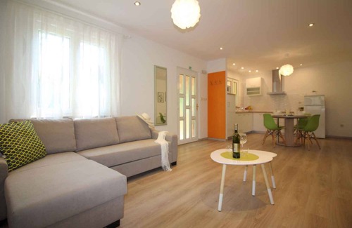 Antonci House | Bungalow with pool and air conditioning