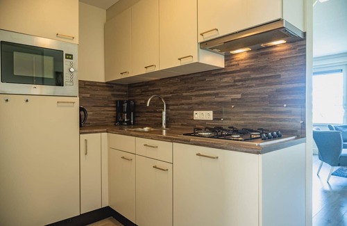 West-Graftdijk House | Bungalow with three bedrooms and a dishwasher