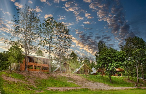 Huai Sai House | Bungalow with double bed and mountain view in a natural environment