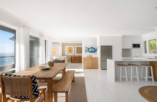 Newport House | BUNGAN BEACHSCAPE by Palm Beach Holiday Rentals