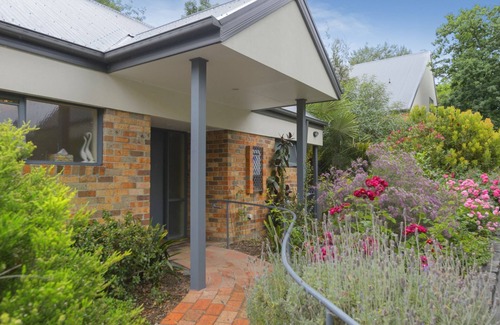 Croydon Villa | Bungunyah Apartments: Waratah
