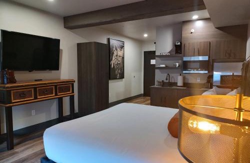 Madras Hotel | Bunk House