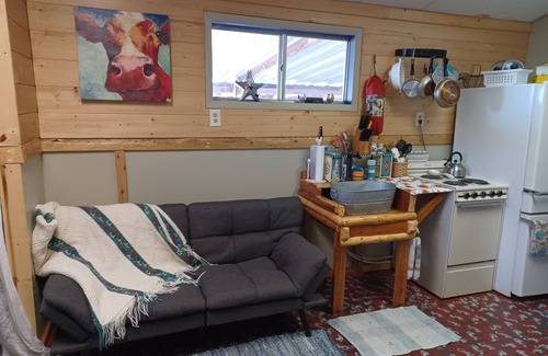 Sierra Vista Southeast House | Bunk Out in The Bunkhouse on The Greenhouse Trolley Hobby Farm