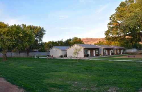 La Verkin House | Bunkhouse 8A In Tranquil Environment