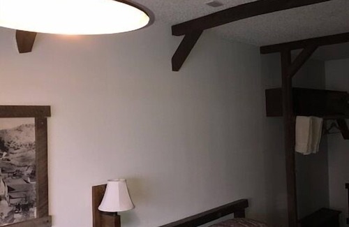 Guernsey Hotel | Bunkhouse Motel