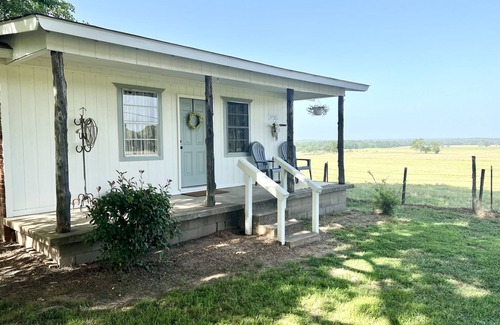 Antlers Apartment | Bunkhouse on working cattle ranch minutes from town