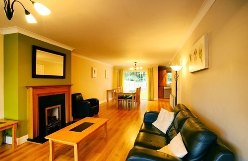 Bunratty Apartment | Bunratty West 4025 - a two story that sleeps 6 guests in 3 bedrooms