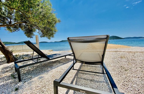 Drage Villa | BUQEZ ECO RESORT - Beach Villa 28 - Directly by beach