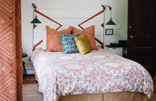 Burdett Bed & Breakfast | Burdett House Bed & Breakfast