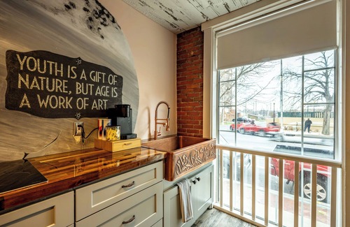 Downtown Harrisburg Apartment | BurgBnB Downtown