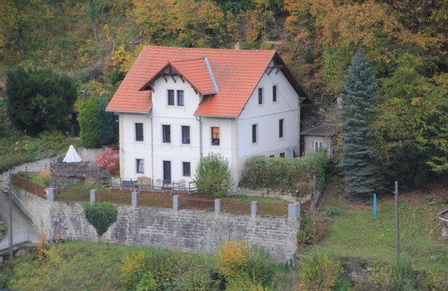 Niederrathen Apartment | Burghain Rathen Ferienwohnungen