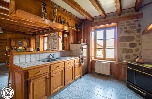 Saint-Romain House | Buriane - Saint-romain