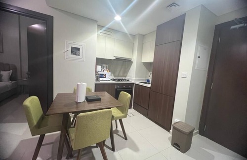 Downtown Dubai Apartment | Burj Khalifa View! Modern 2BR in Dubai's Business Bay - waterfront canal