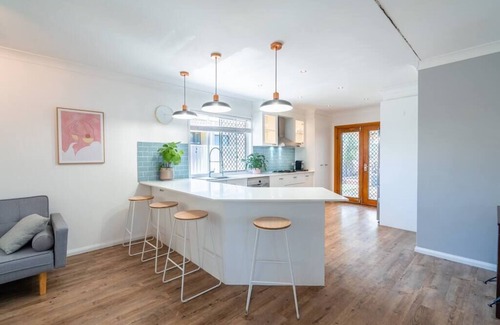Burleigh Waters House | Burleigh Beach Oasis, Pool, 500m to Beach