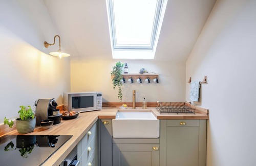 Inverurie House | BURNHERVIE HOUSE, pet friendly, with open fire in Inverurie