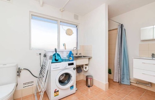 Rivervale Apartment | Burswood Budget - Walk to Crown & Optus!