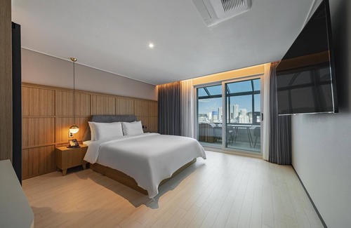 Ilgwang Hotel | Busan Gijang Brown Dot