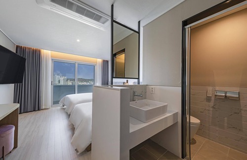 Ilgwang Hotel | Busan Gijang Brown Dot