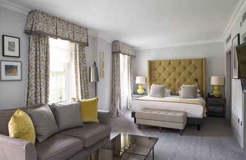 Farnham Hotel | Bush Hotel Farnham