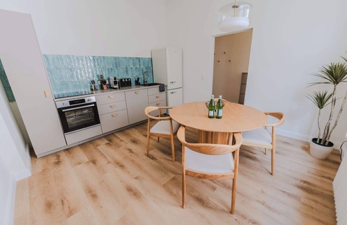 Oststadt/Stadtfeld Apartment | Business & Boutique Apartment - Parking lot