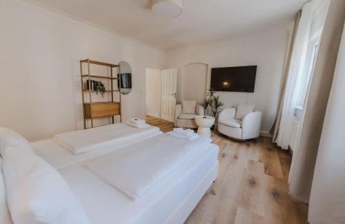 Oststadt/Stadtfeld Apartment | Business & Boutique Apartment - Parking lot
