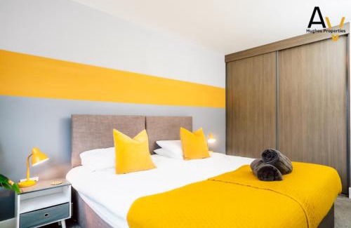 Central Milton Keynes Apartment | Business or leisure-Ready Apartment - Fast Wi-Fi, Central Location, Perfect for Relocation By AV Hughes Properties