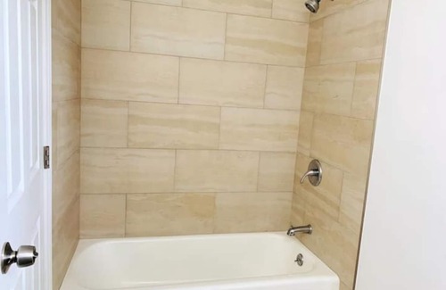 Upper B Street House | Business Travelers AC, Kitchenette