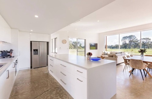 Ludlow House | Busselton Hithergreen Luxe Farm Stay near Beaches